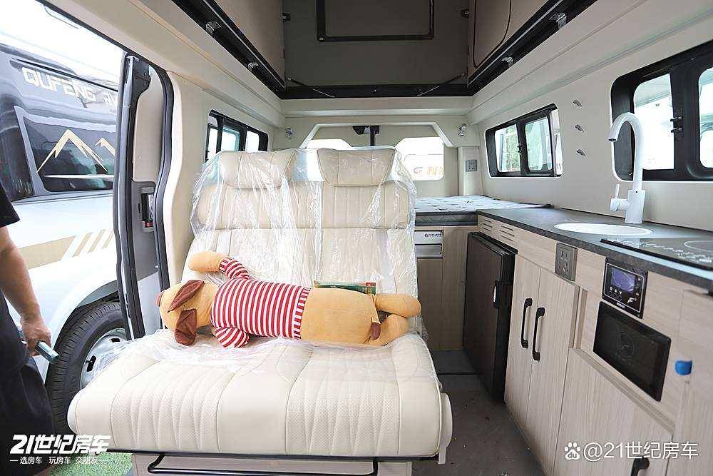 航绿牌C照畅驾的纯电宿营车科发吉利远程开元棋牌app93度电+430km续(图13) 航绿牌C照畅驾的纯电宿营车科发吉利远程开元棋牌app93度电+430km续(图13)