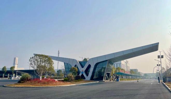 智趣烈马上市：四驱+电动举升车顶开元棋牌app2298万元起福特(图9)